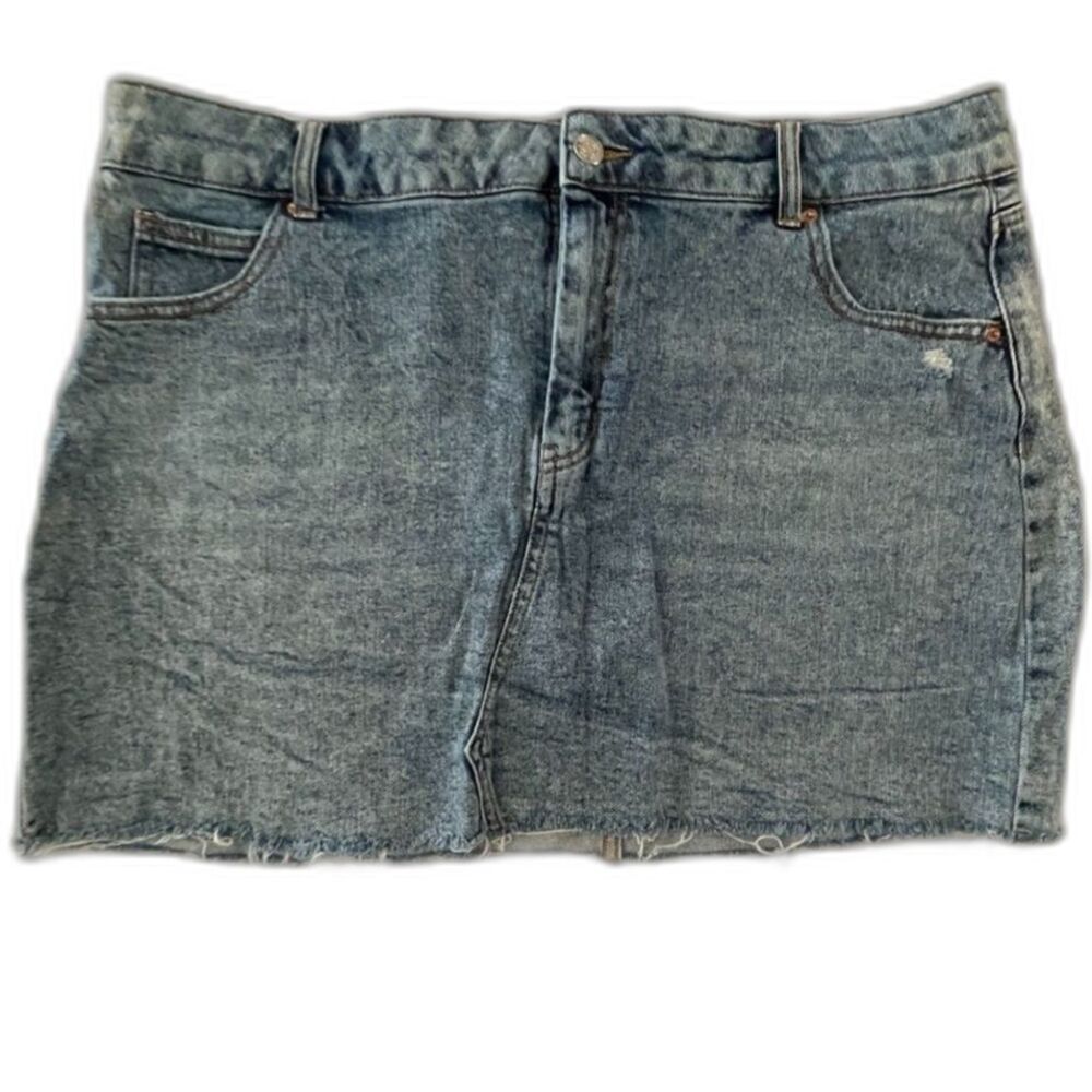 WILD FABLE Women's Plus Distressed Wash Vintage Cut-Off Mini Jean Skirt size 18
